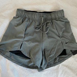 Nike Flex Essential 2-in-1 Women's Training Shorts XS